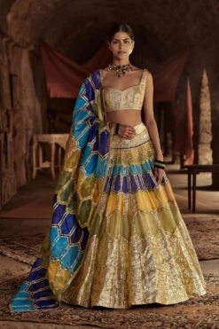 Itrh Lampi Textured Colourblocked Lehenga Set
