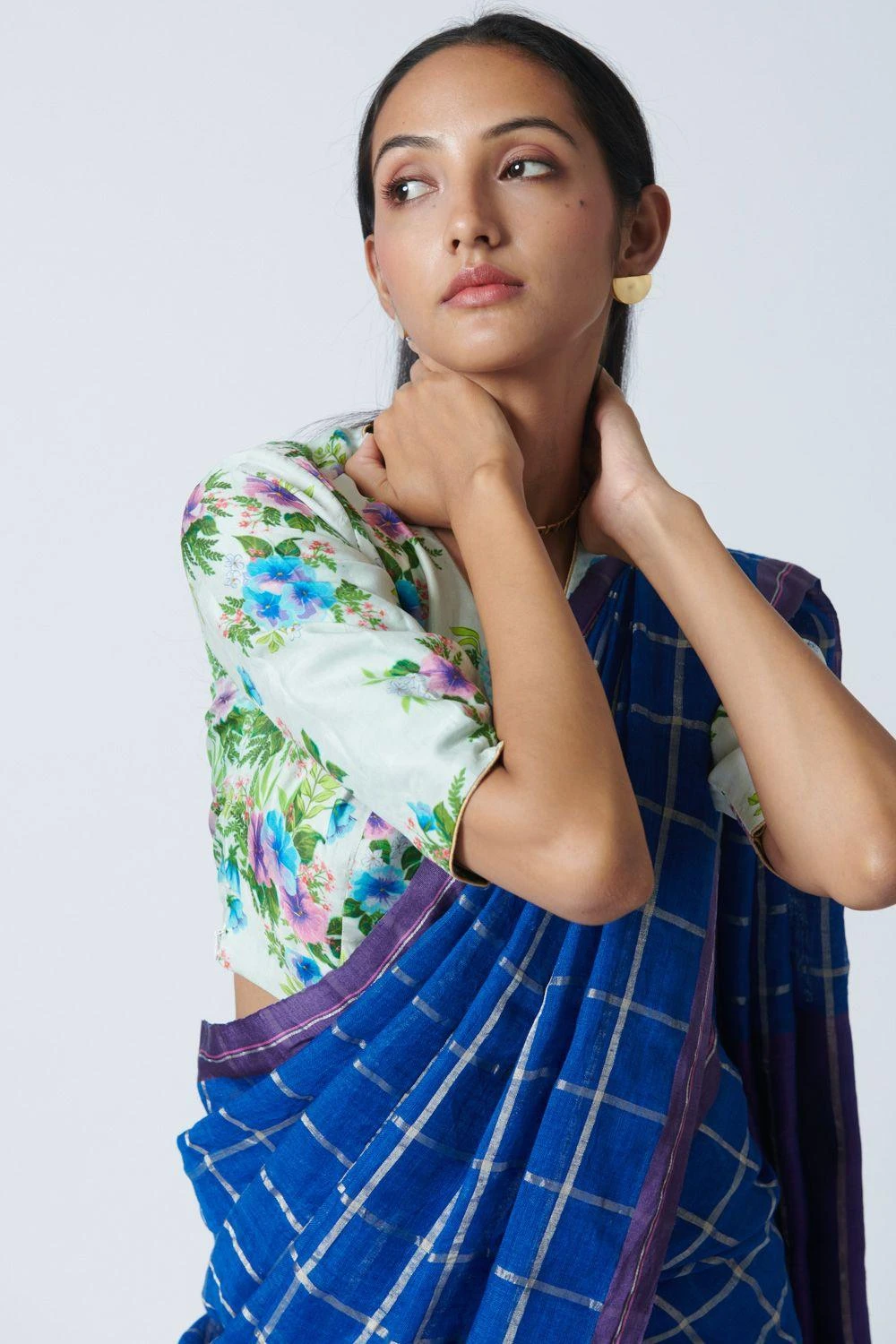 Nadiya Paar Off White V-neck Floral Blouse - Image 3