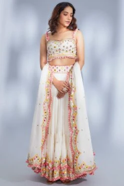 Gopi Vaid Vedika Lehenga Set