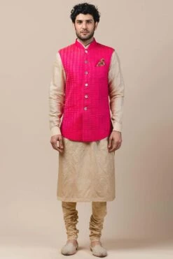 Tarun Tahiliani Men Fuschia Textured Bundi Jacket